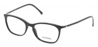 Essayer ses lunettes de vue
