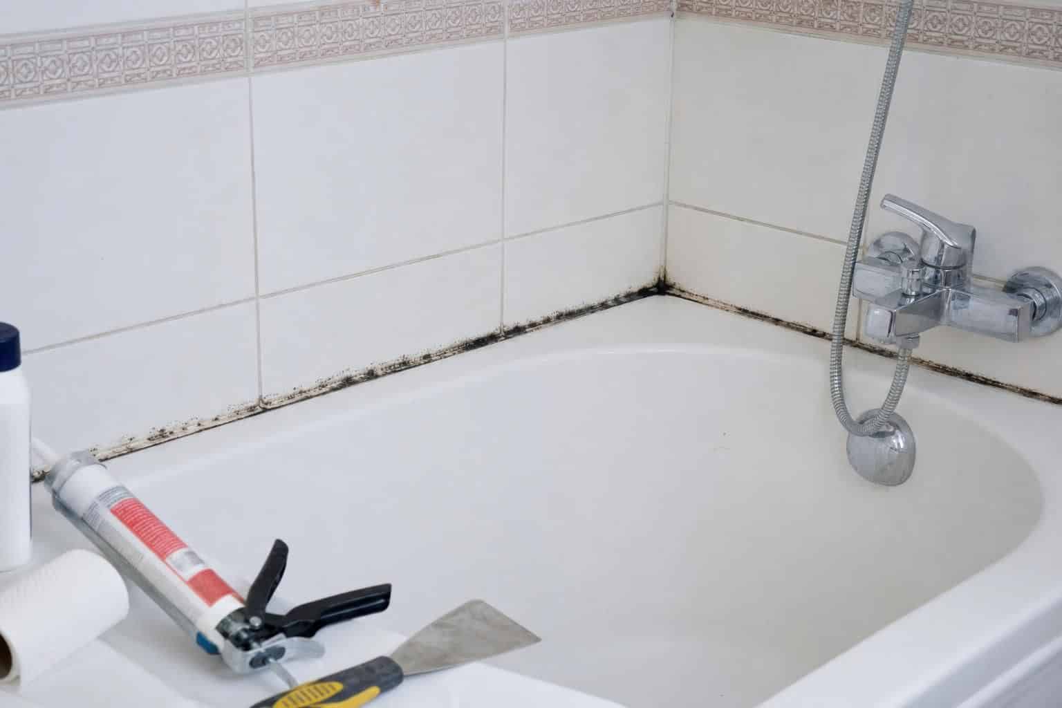 apprenez à remplacer facilement un joint en silicone noirci autour de votre baignoire grâce à notre guide étape par étape, pour une salle de bain propre et étanche.